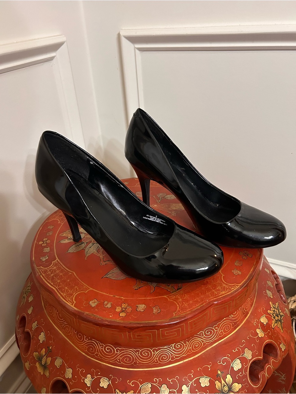 Classic Black Patent Women’s Round Toe Pumps